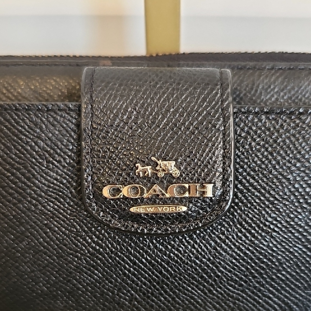Coach Medium Corner Zip Wallet Clutch Wristlet Black GUC - Picture 3 of 11
